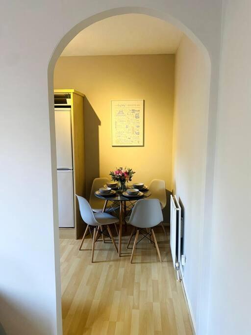 City Centre Riverside Apartment Винчестер Экстерьер фото